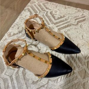 Nicole Miller Black and Tan Studded Flats